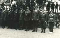 Stojicí zleva: Buzek František, Buzek Jan, Hejna Stanislav, Kotrba Jaroslav, Kocourek Josef, Koutník Štepán, Vlk Josef, Kocourková Hana